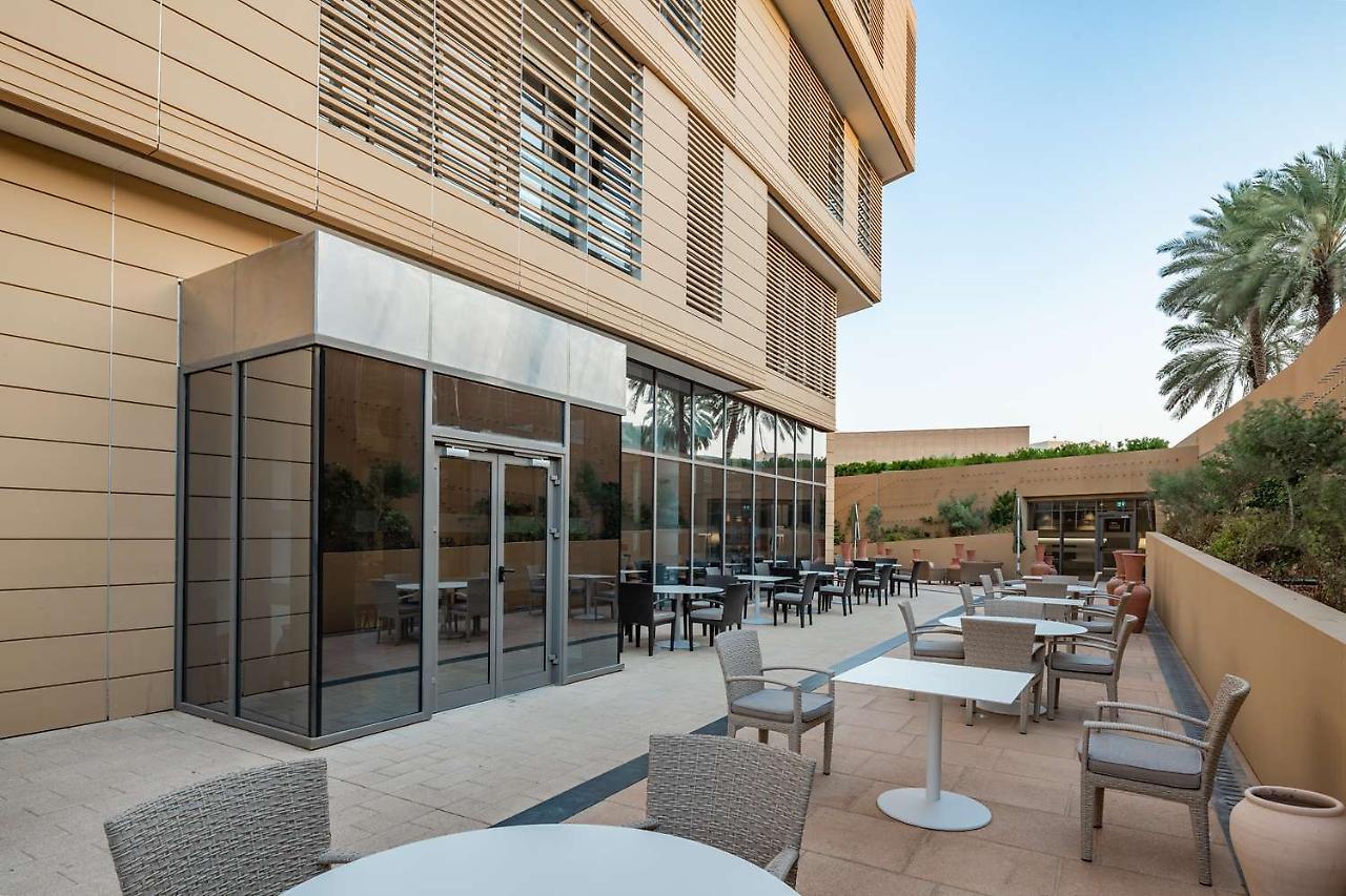 Radisson Blu Hotel & Residence, Riyadh Diplomatic Quarter ภายนอก รูปภาพ