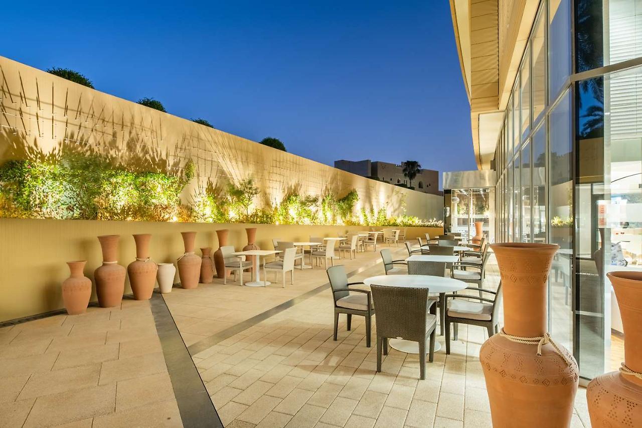 Radisson Blu Hotel & Residence, Riyadh Diplomatic Quarter ภายนอก รูปภาพ