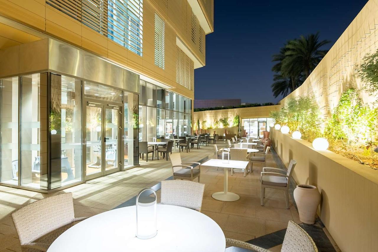 Radisson Blu Hotel & Residence, Riyadh Diplomatic Quarter ภายนอก รูปภาพ