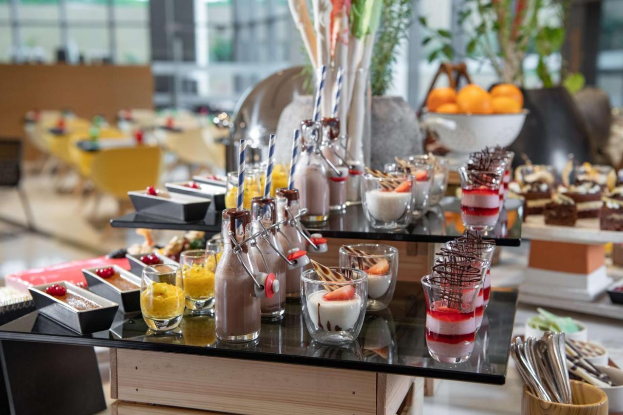 Radisson Blu Hotel & Residence, Riyadh Diplomatic Quarter ภายนอก รูปภาพ